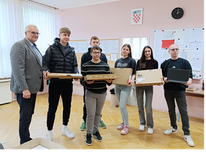 Nova prijenosna računala za pripreme učenika za natjecanja